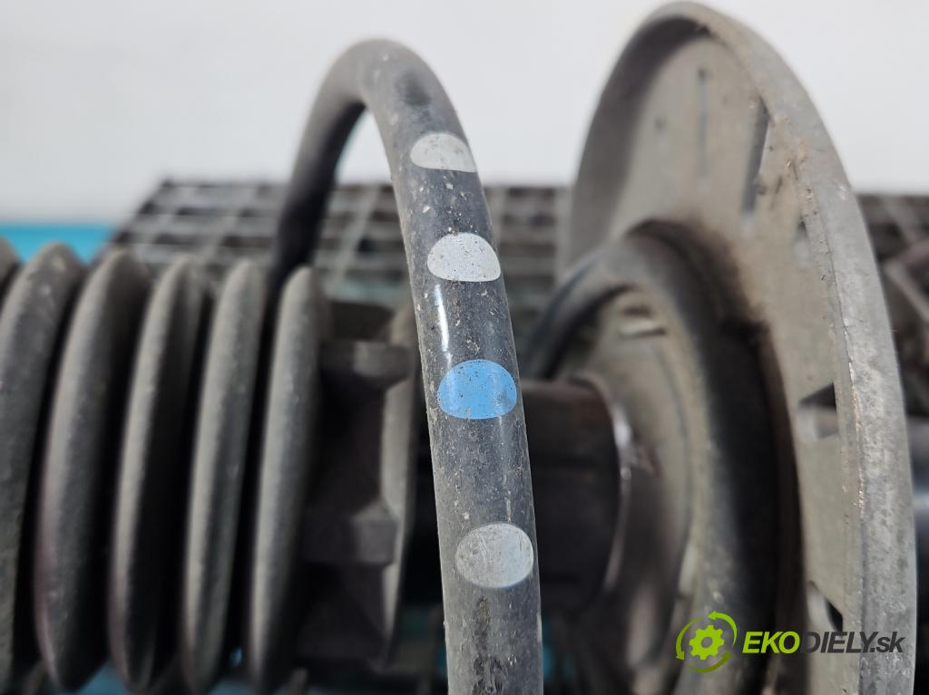 Peugeot 308 II 2013-2021 1.2 12V 110 hp manual 81 kW 1199 cm3 5- pružina přední