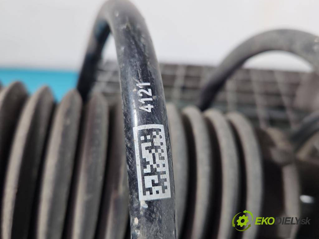 Peugeot 308 II 2013-2021 1.2 12V 110 hp manual 81 kW 1199 cm3 5- pružina přední