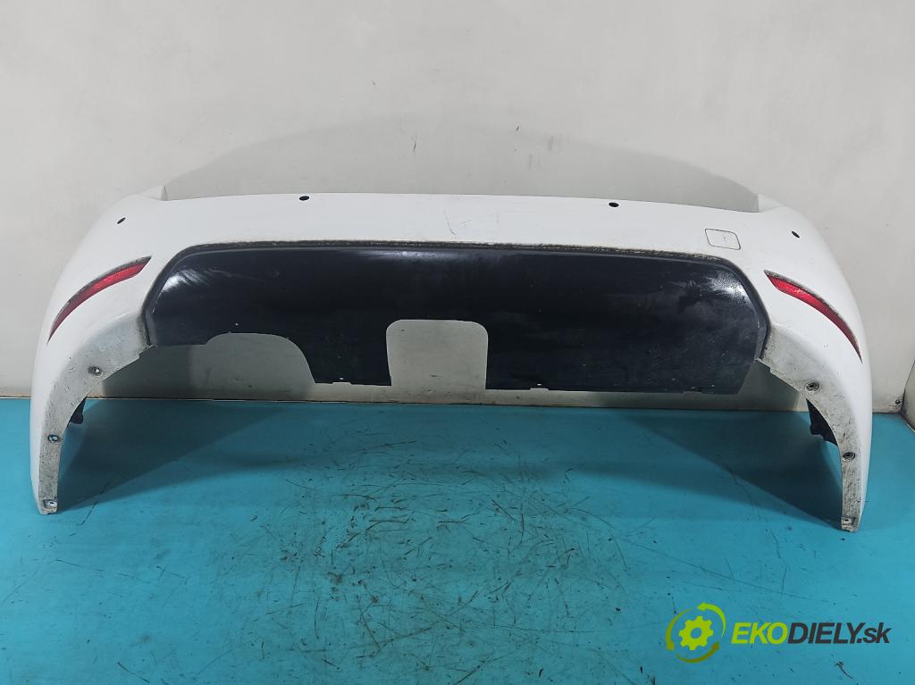 Peugeot 308 II 2013-2021 1.2 12V 110 hp manual 81 kW 1199 cm3 5- nárazník zadní  (Klika dveří ostatní)