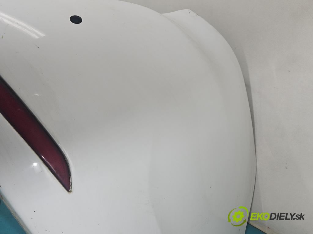 Peugeot 308 II 2013-2021 1.2 12V 110 hp manual 81 kW 1199 cm3 5- nárazník zadní  (Klika dveří ostatní)