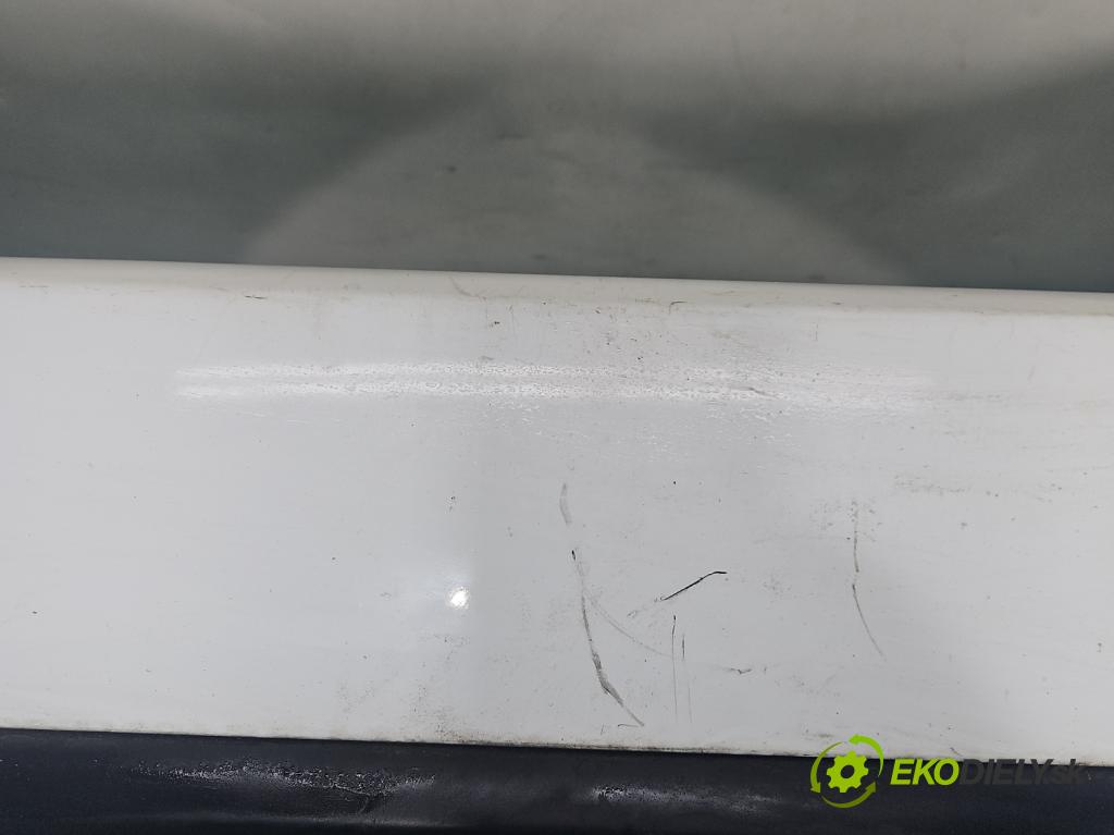 Peugeot 308 II 2013-2021 1.2 12V 110 hp manual 81 kW 1199 cm3 5- nárazník zadní  (Klika dveří ostatní)