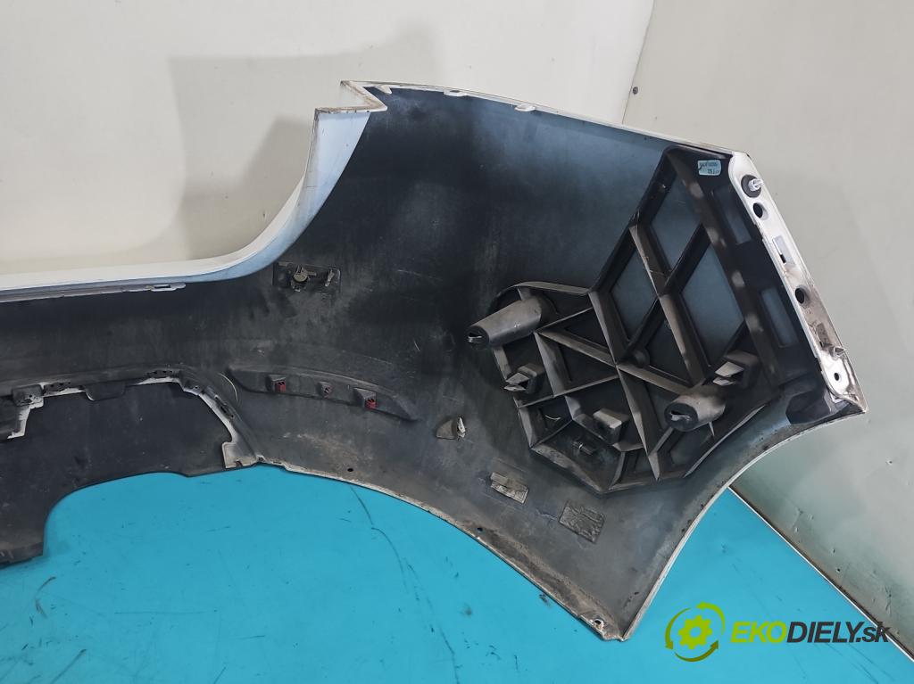 Peugeot 308 II 2013-2021 1.2 12V 110 hp manual 81 kW 1199 cm3 5- nárazník zadní  (Klika dveří ostatní)