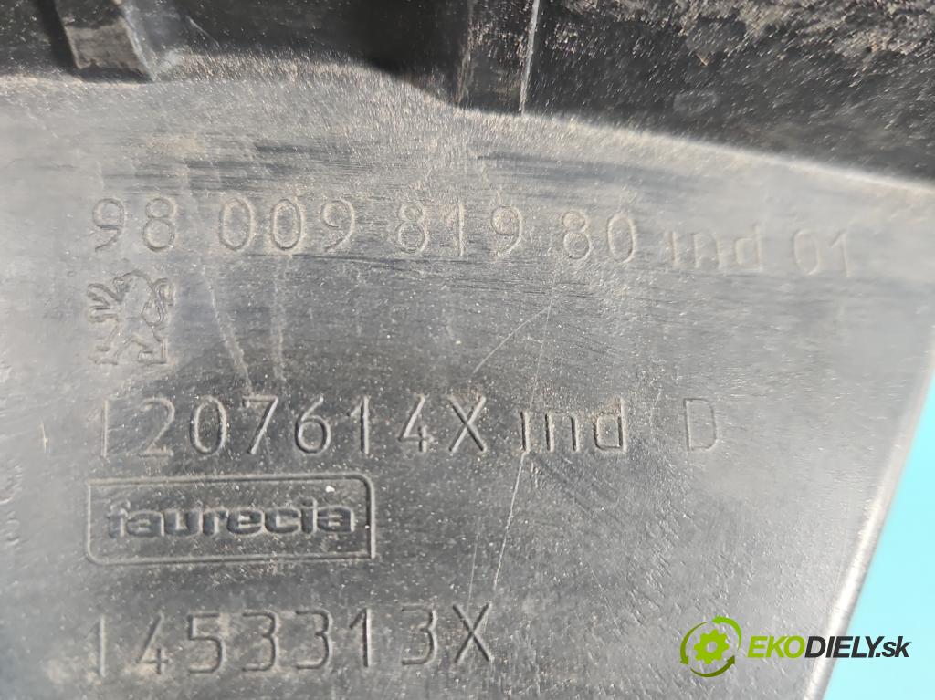 Peugeot 308 II 2013-2021 1.2 12V 110 hp manual 81 kW 1199 cm3 5- nárazník zadní  (Klika dveří ostatní)