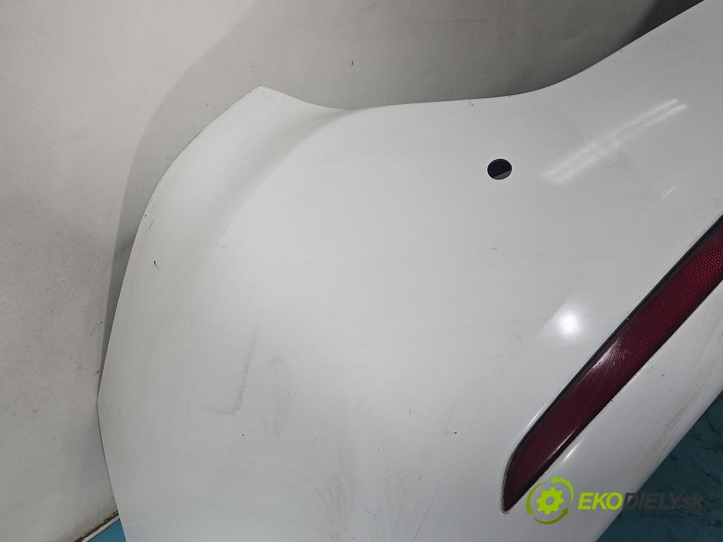 Peugeot 308 II 2013-2021 1.2 12V 110 hp manual 81 kW 1199 cm3 5- nárazník zadní  (Klika dveří ostatní)