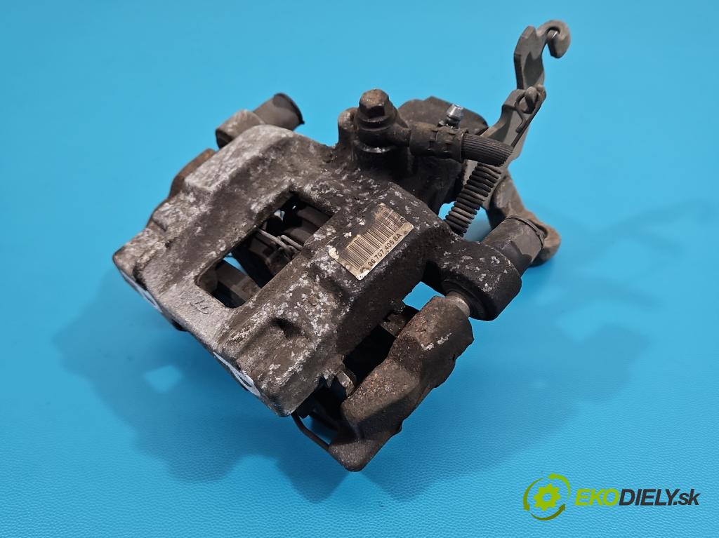 Peugeot 308 II 2013-2021 1.2 12V 110 hp manual 81 kW 1199 cm3 5- brzdič zadní pravý 967074058A (Klika dveří ostatní)