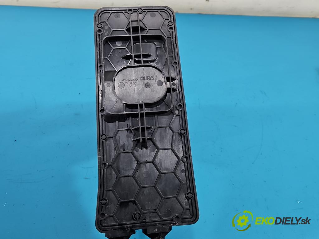 Peugeot 308 II 2013-2021 1.2 12V 110 HP manual 81 kW 1199 cm3 5- Páka: Změny: stupeň,rýchlosť 9619568 (Rýchlostná páka (kulisa))