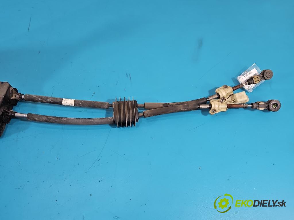 Peugeot 308 II 2013-2021 1.2 12V 110 HP manual 81 kW 1199 cm3 5- Páka: Změny: stupeň,rýchlosť 9619568 (Rýchlostná páka (kulisa))