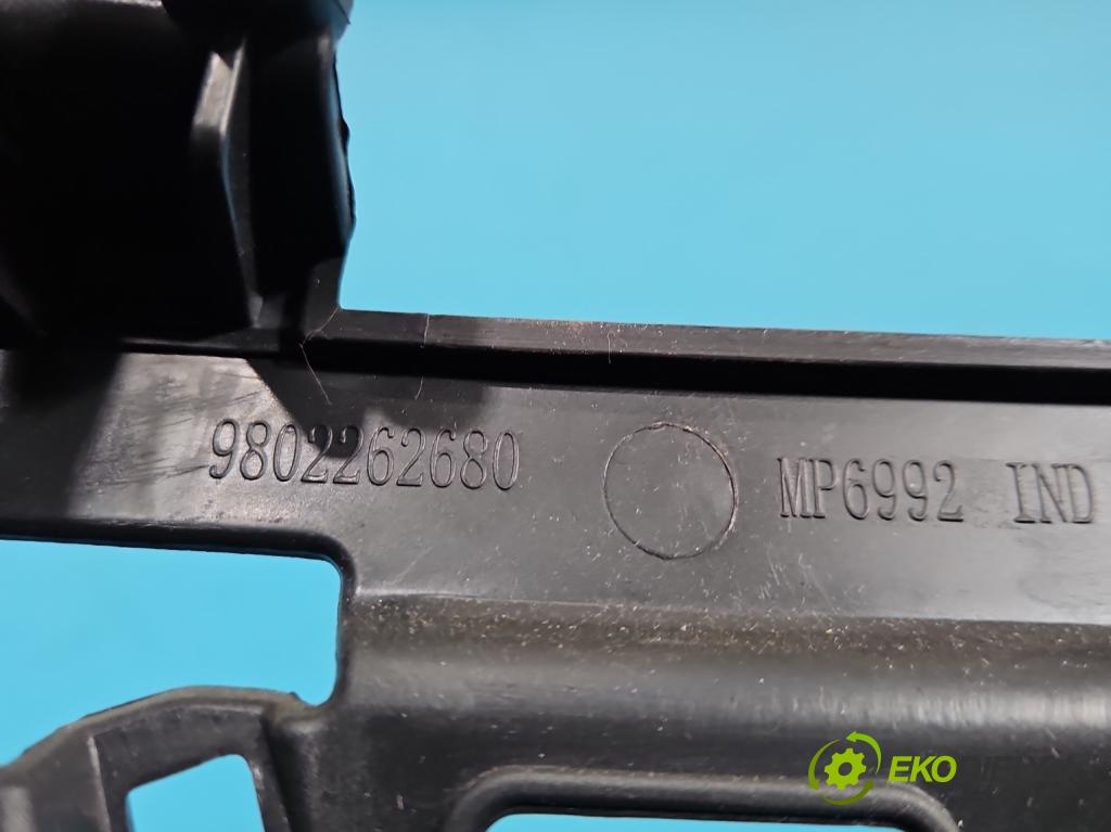 Peugeot 308 II 2013-2021 1.2 12V 110 hp manual 81 kW 1199 cm3 5- Tapacír: kufra: pravé 98217877ZD