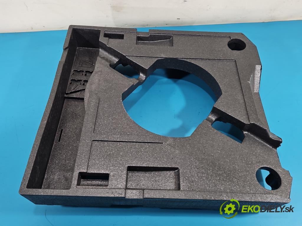 Peugeot 308 II 2013-2021 1.2 12V 110 HP manual 81 kW 1199 cm3 5- Příspěvek: Polystyren: kufra: 9802451680