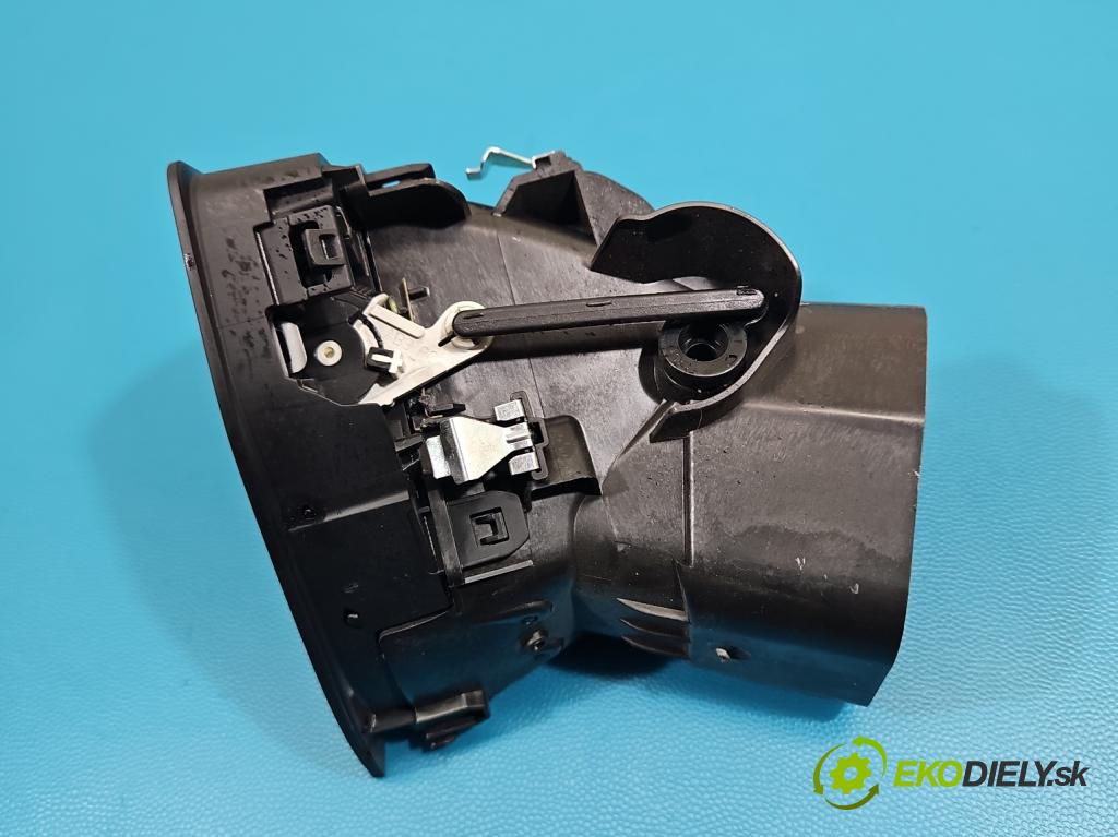 Peugeot 308 II 2013-2021 1.2 12V 110 HP manual 81 kW 1199 cm3 5- Mřížka: kúrenia stredová 1304145 (Mriežka kúrenia (fukár))