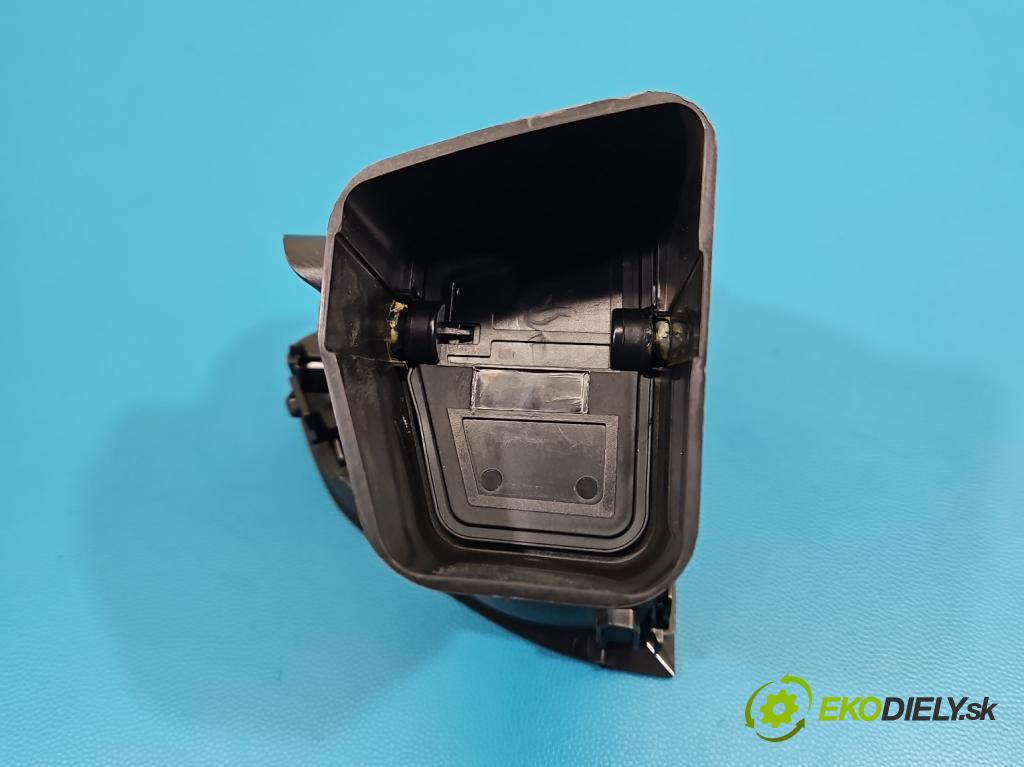 Peugeot 308 II 2013-2021 1.2 12V 110 HP manual 81 kW 1199 cm3 5- Mřížka: kúrenia stredová 1304145 (Mriežka kúrenia (fukár))