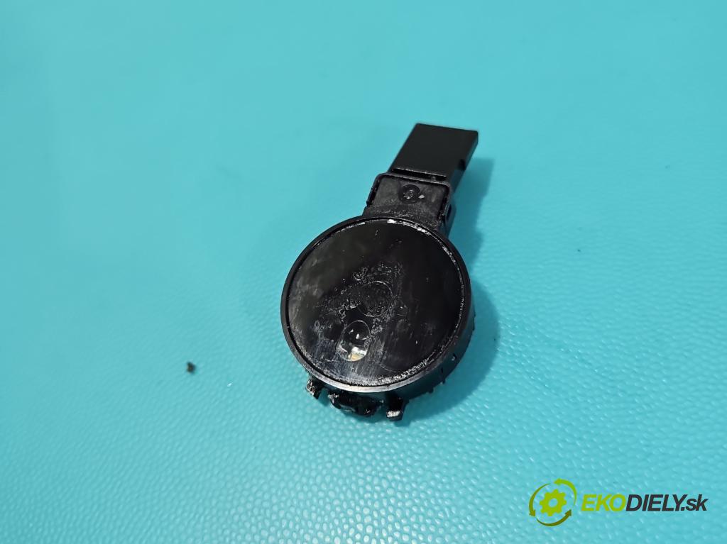 Peugeot 308 II 2013-2021 1.2 12V 110 HP manual 81 kW 1199 cm3 5- snímač déšť: 9815552880 (Snímač dažďa)