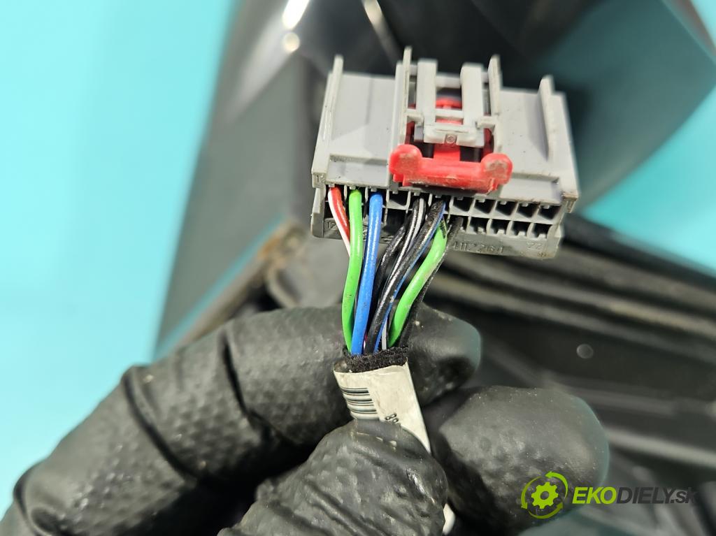 Land rover Discovery Sport 2014-2019 L550 2.0d 150 HP automatic 110 kW 1999 cm3 5- zrkadlo ľavé  (Kľučka dverí ostatné)