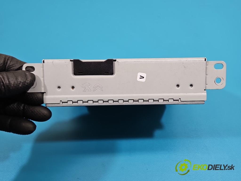 Peugeot 308 II 2013-2021 1.2 12V 110 HP manual 81 kW 1199 cm3 5- Radio originál 9821908980