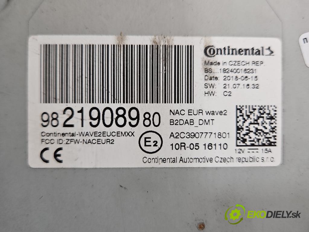 Peugeot 308 II 2013-2021 1.2 12V 110 HP manual 81 kW 1199 cm3 5- Radio originál 9821908980