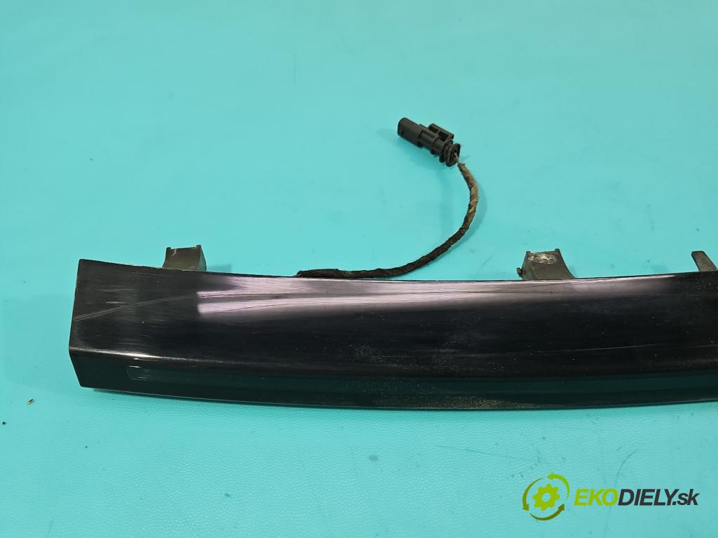 Land rover Discovery Sport 2014-2019 L550 2.0d 150 HP automatic 110 kW 1999 cm3 5- světlo: stop: FK7213A613