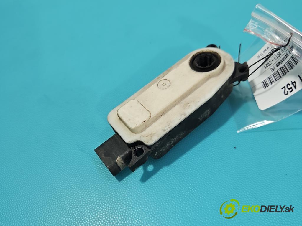 Peugeot 308 II 2013-2021 1.2 12V 110 HP manual 81 kW 1199 cm3 5- motor: ostatné 5877R1001