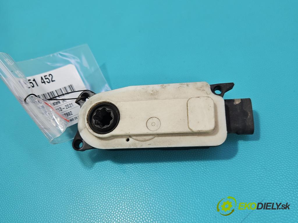 Peugeot 308 II 2013-2021 1.2 12V 110 HP manual 81 kW 1199 cm3 5- motor: ostatné 5877R1001