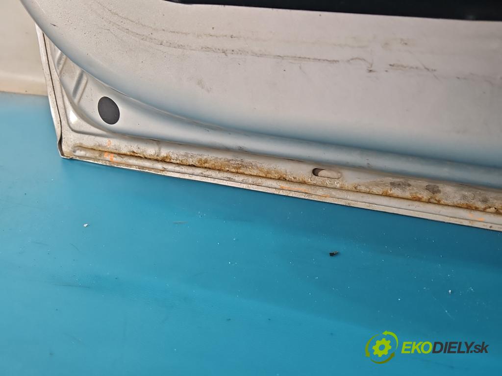 Peugeot 208 I 2012-2019 1.2 12V 82 hp manual 60 kW 1199 cm3 5- dveře přední pravé  (Klika dveří ostatní)