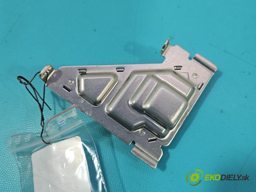 Peugeot 308 II 2013-2021 1.2 12V 110 HP manual 81 kW 1199 cm3 5- střídač: xenon 147000027600 (Riadiaca jednotka xenónu)