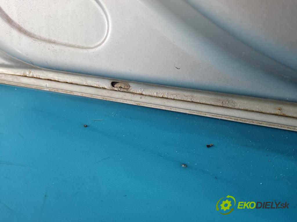 Peugeot 208 I 2012-2019 1.2 12V 82 HP manual 60 kW 1199 cm3 5- dvere predné ľavé  (Kľučka dverí ostatné)