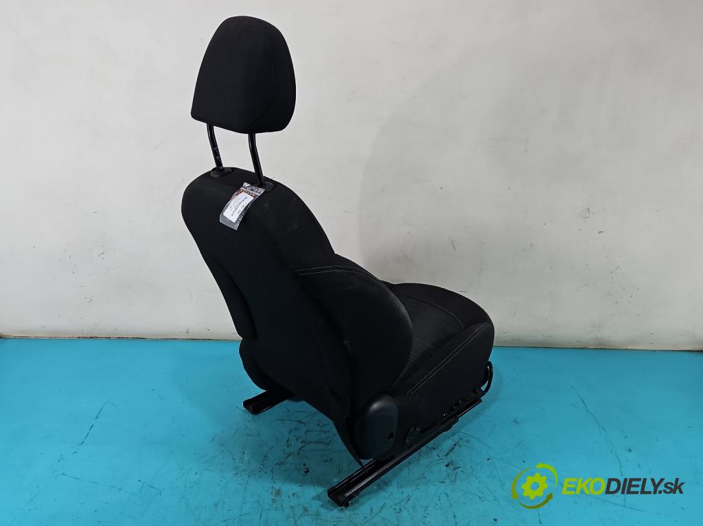 Peugeot 208 I 2012-2019 1.2 12V 82 HP manual 60 kW 1199 cm3 5- Sedačka ľavý  (Sedadlo)