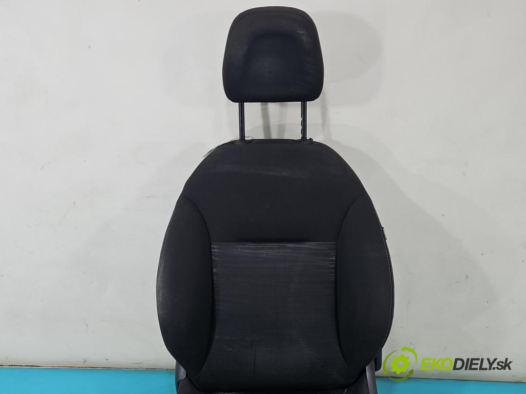 Peugeot 208 I 2012-2019 1.2 12V 82 HP manual 60 kW 1199 cm3 5- Sedačka ľavý  (Sedadlo)