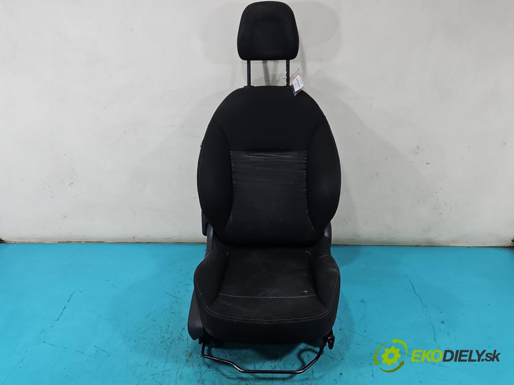 Peugeot 208 I 2012-2019 1.2 12V 82 hp manual 60 kW 1199 cm3 5- Sedadlo pravý  (Sedadlo)