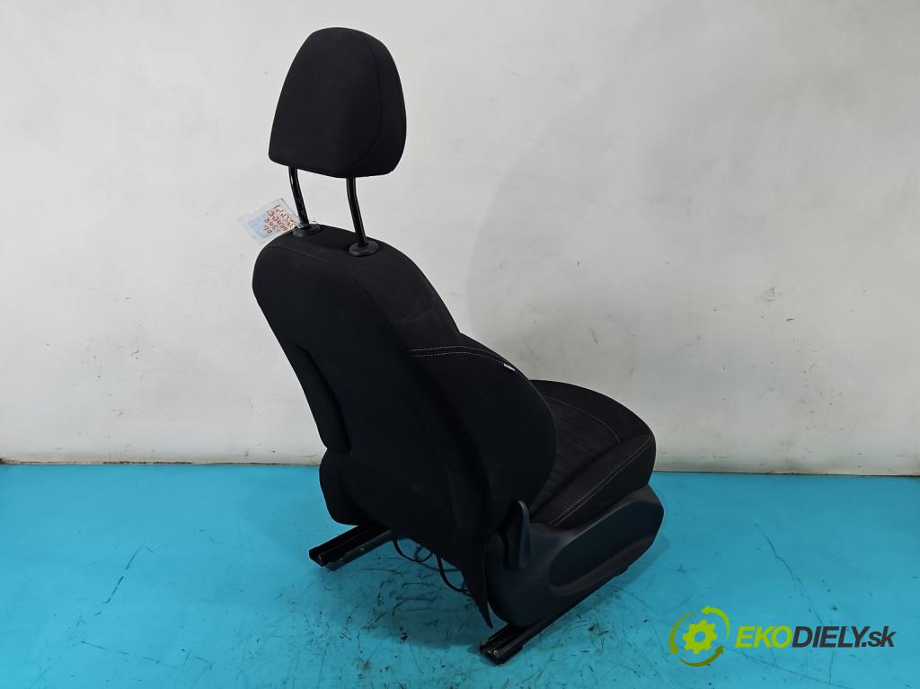 Peugeot 208 I 2012-2019 1.2 12V 82 HP manual 60 kW 1199 cm3 5- Sedačka pravý  (Sedadlo)