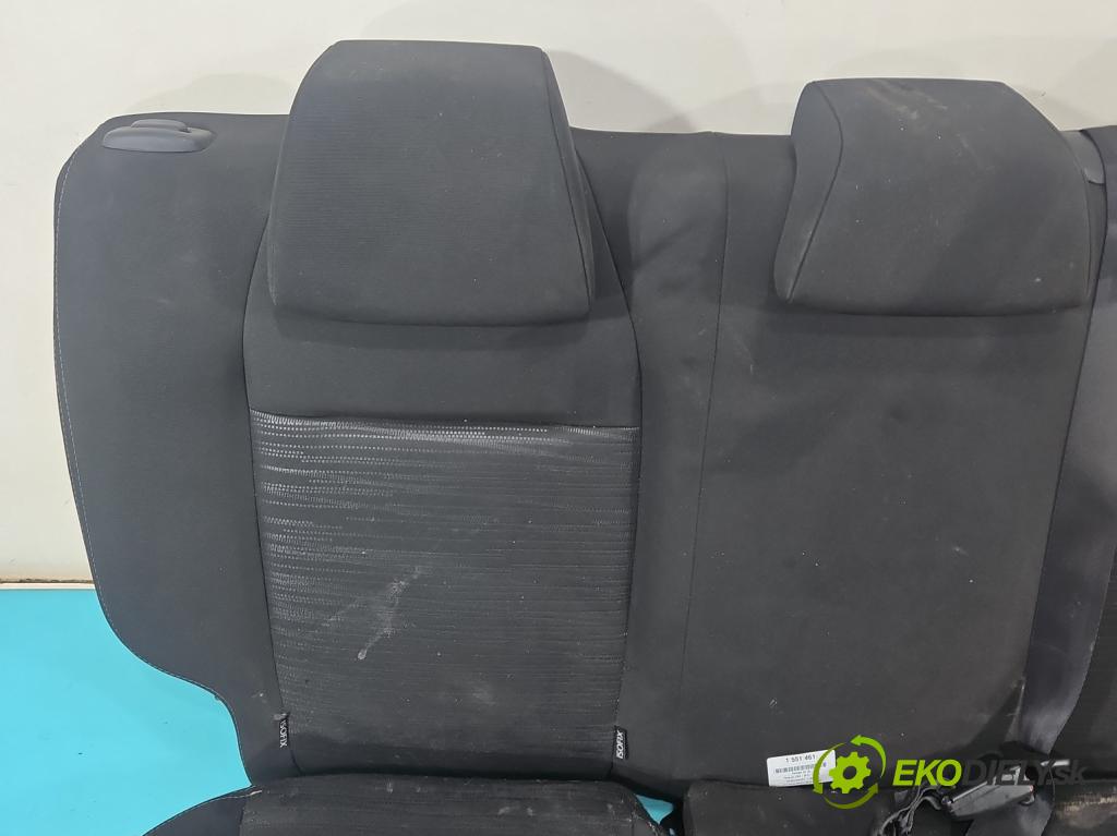 Peugeot 208 I 2012-2019 1.2 12V 82 HP manual 60 kW 1199 cm3 5- Pohovka: zadné  (Sedadlo)