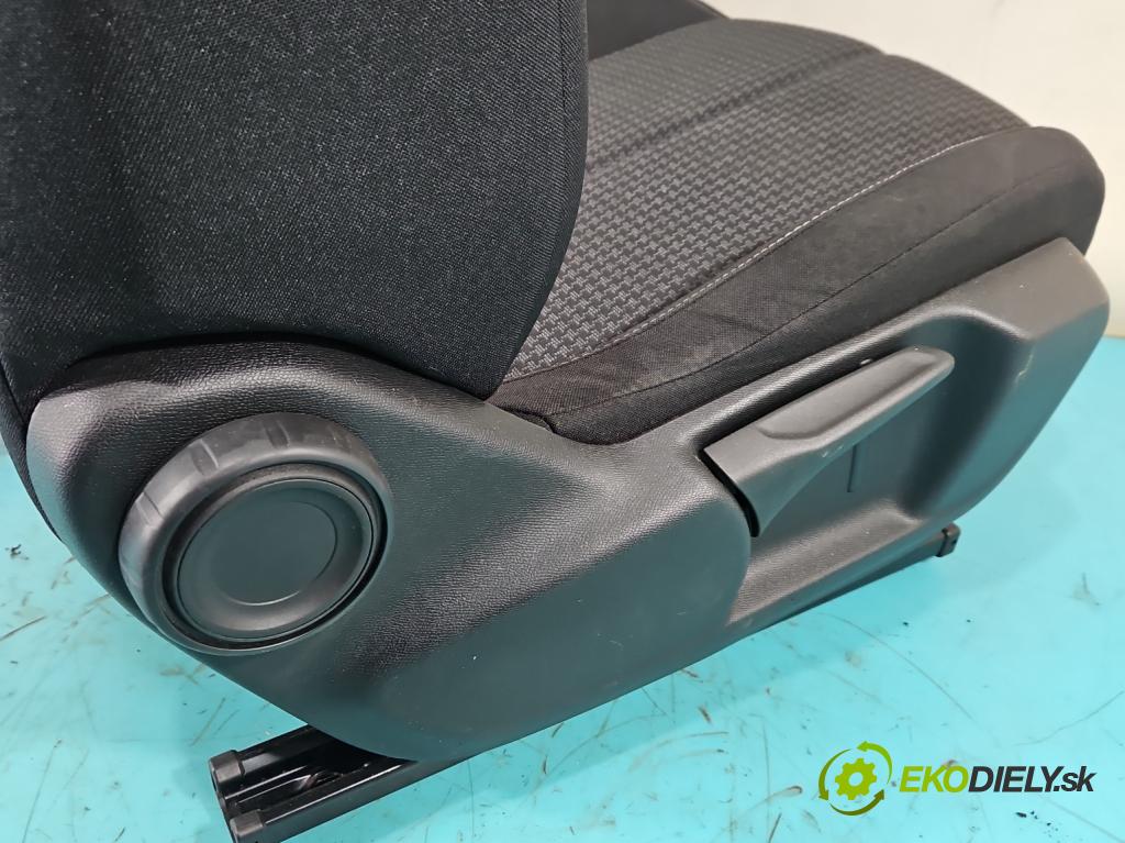 Peugeot 308 II 2013-2021 1.2 12V 110 HP manual 81 kW 1199 cm3 5- Sedačka pravý  (Sedadlo)