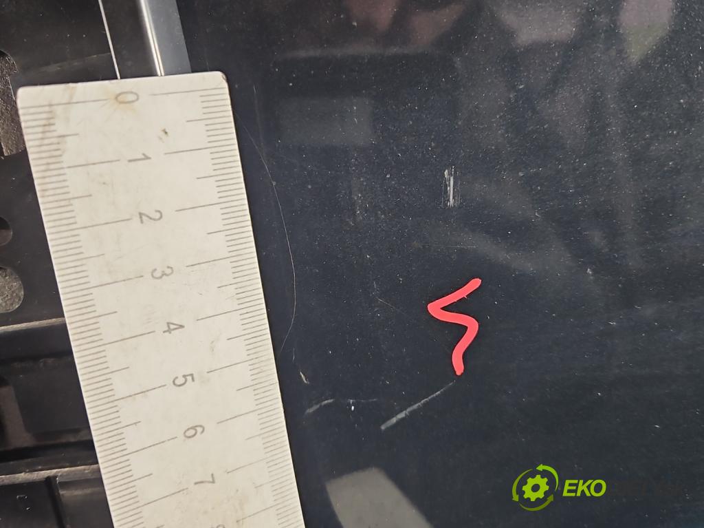 Audi A4 B8 2007-2015 2.0 tdi 136hp manual 100 kW 1968 cm3 4- zadní kufrové dveře  (Zadní kapota (kufr))