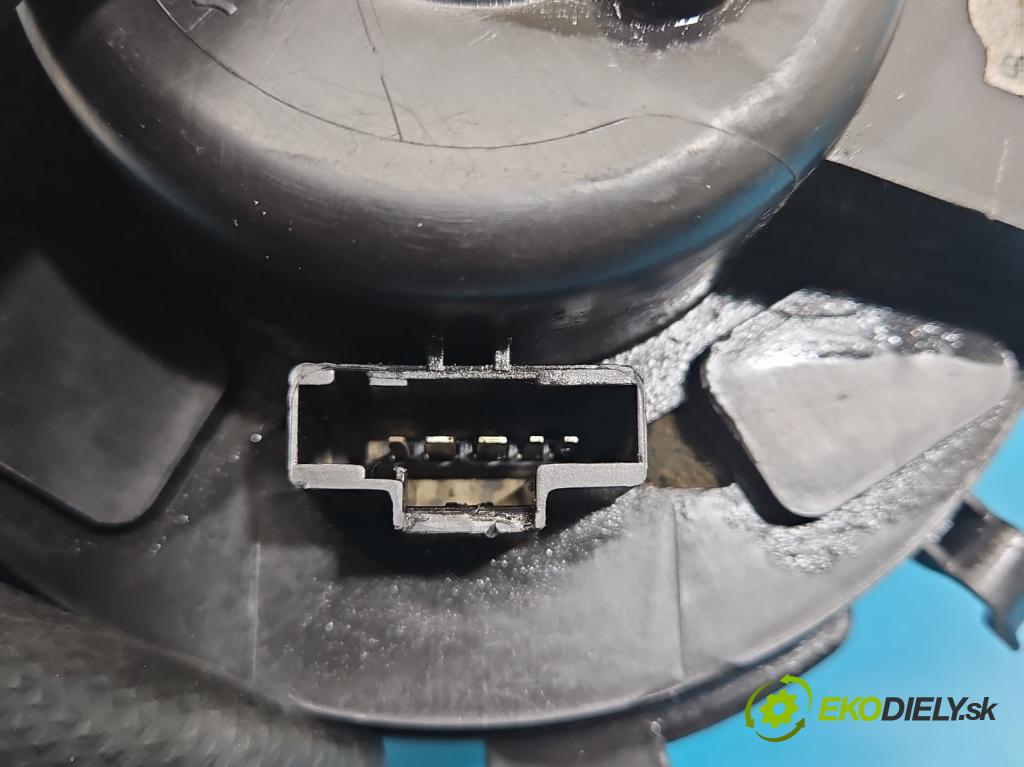 Citroen Xsara Picasso 2.0 hdi 90 HP manual 66 kW 1997 cm3 5- ventilátor vzduchu