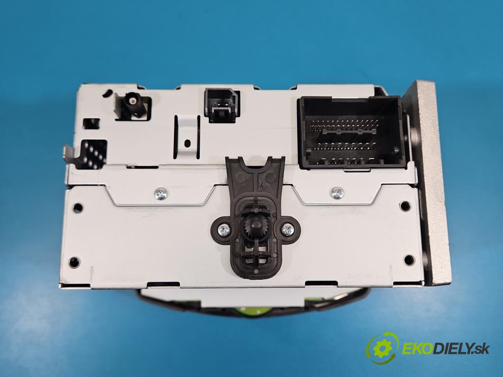 Opel Corsa E 2014-2019 1.4 16V 90 HP manual 66 kW 1398 cm3 5- Radio originál 39012675