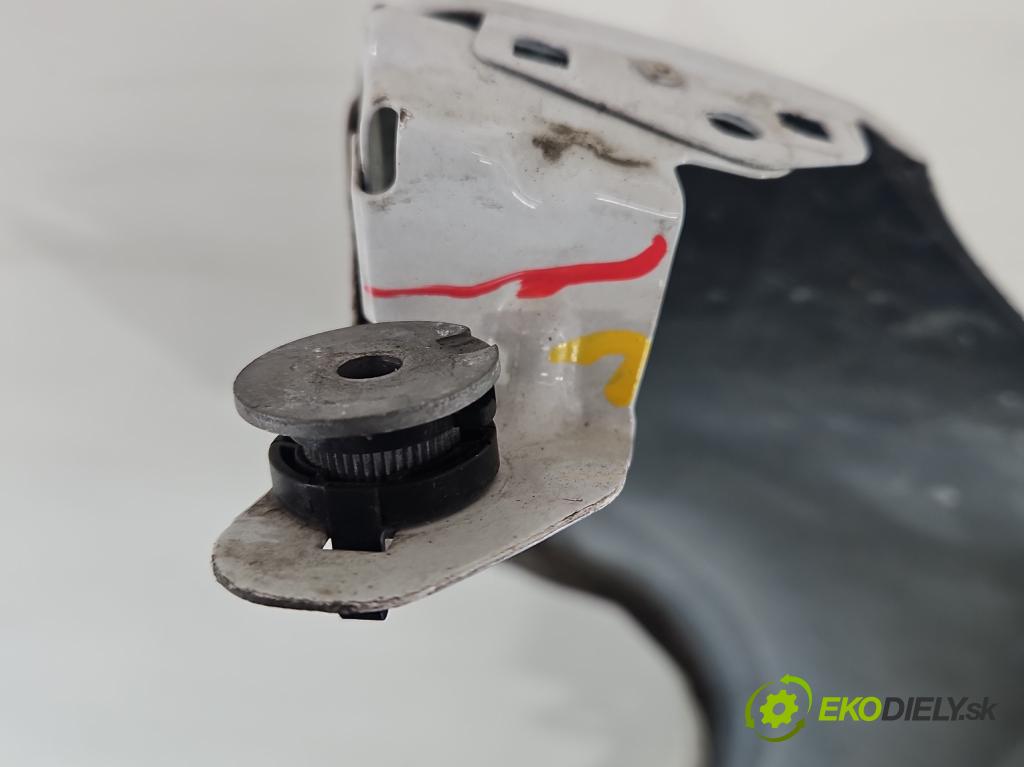 Audi A4 B9 2015-2024 2.0 TFSI 252KM automatic 185 kW 1984 cm3 4- blatník predné pravý  (Kľučka dverí ostatné)