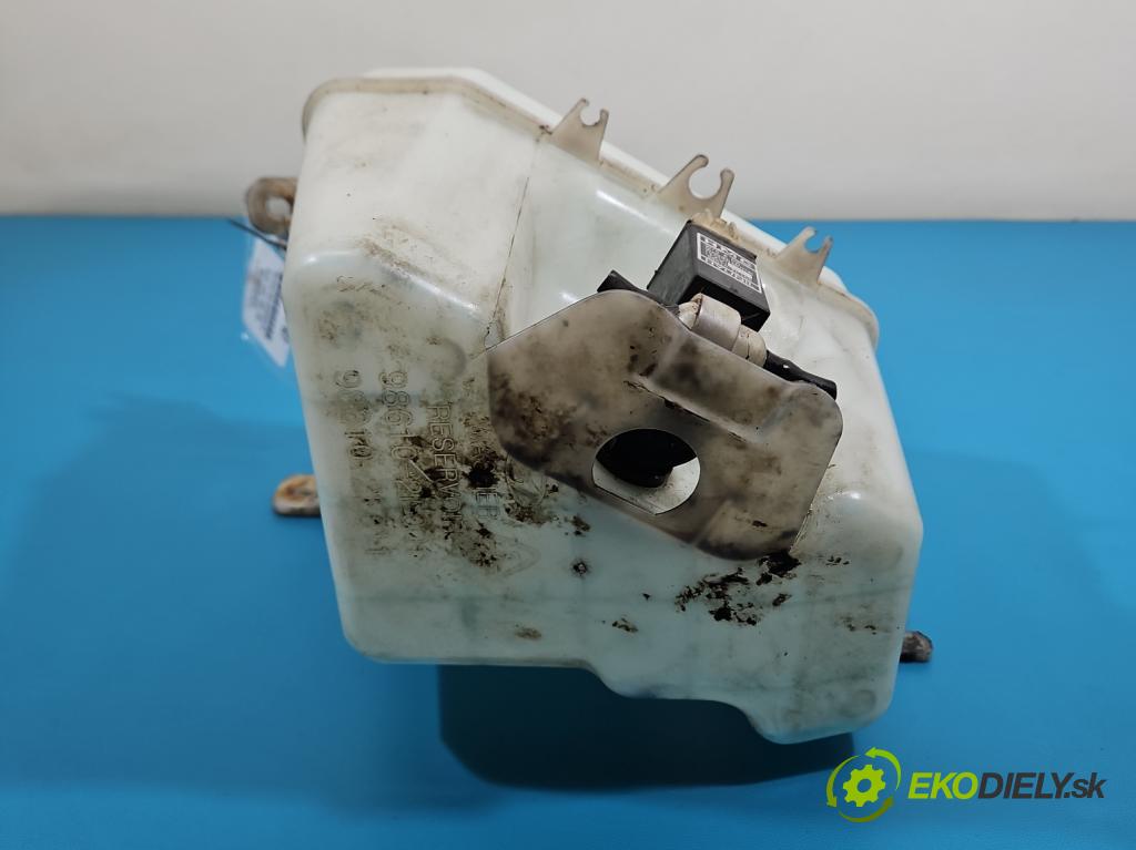 Hyundai Tucson I 2004-2009 2.0 crdi 136hp manual 100 kW 1991 cm3 5- nádržka tekutina: ostřikovačů 98610-2E001