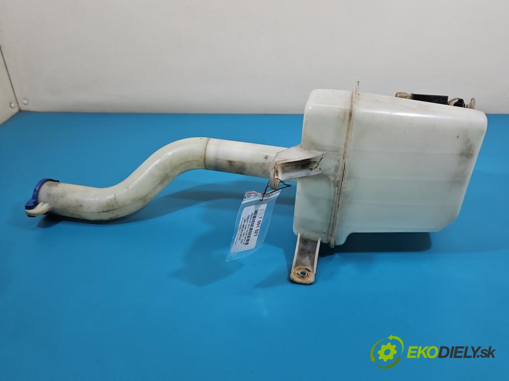 Hyundai Tucson I 2004-2009 2.0 crdi 136hp manual 100 kW 1991 cm3 5- nádržka tekutina: ostřikovačů 98610-2E001