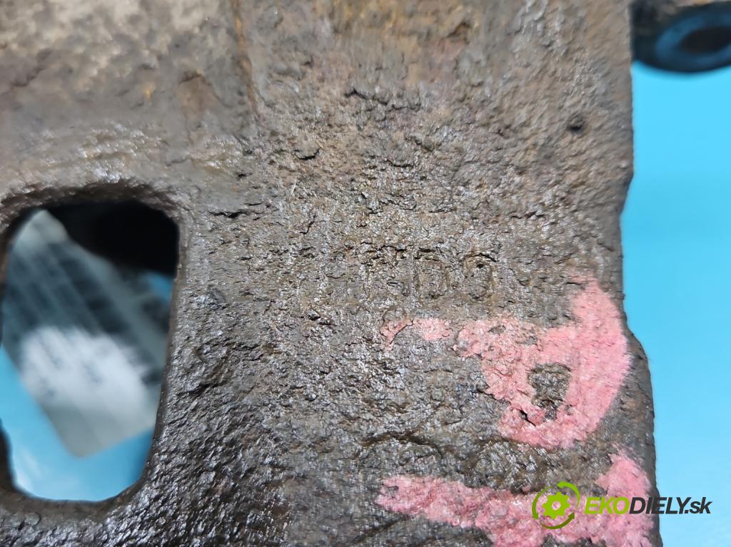 Hyundai Tucson I 2004-2009 2.0 crdi 136 HP manual 100 kW 1991 cm3 5- brzdič predné pravý  (Kľučka dverí ostatné)