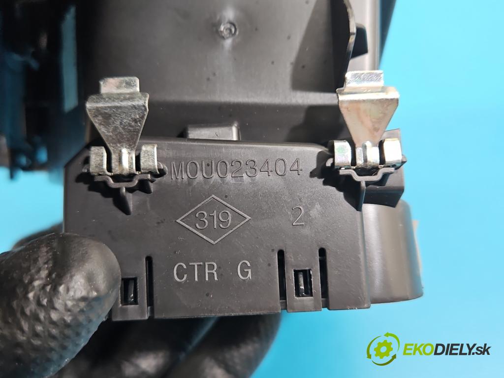 Renault Trafic III 2014 - 2.0 dci 150 HP manual 110 kW 1997 cm3 5- Mřížka: kúrenia stredová 682124433R (Mriežka kúrenia (fukár))