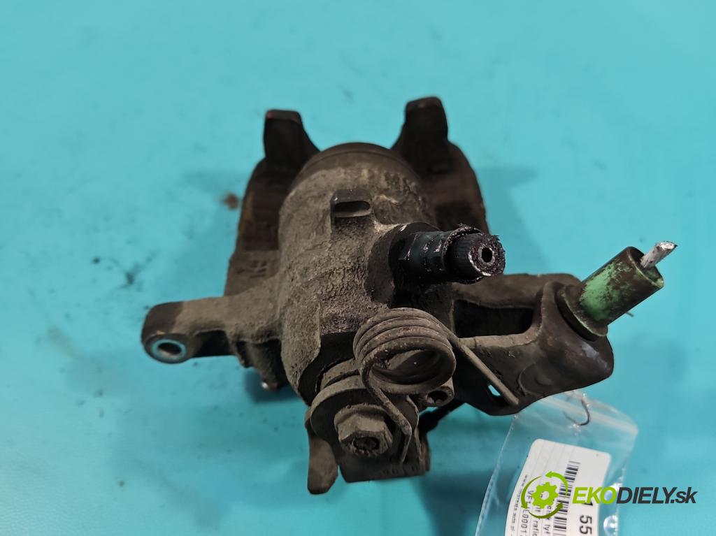 Renault Trafic III 2014 - 2.0 dci 150 hp manual 110 kW 1997 cm3 5- brzdič zadní levý  (Klika dveří ostatní)