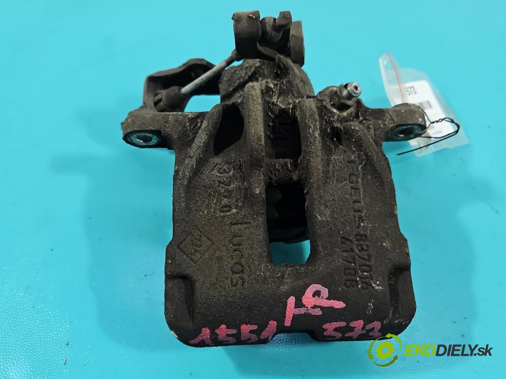 Renault Trafic III 2014 - 2.0 dci 150 hp manual 110 kW 1997 cm3 5- brzdič zadní pravý  (Klika dveří ostatní)