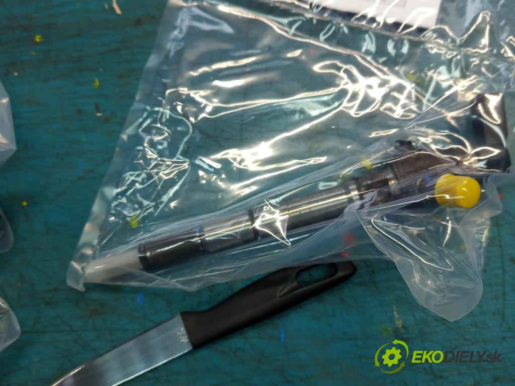 Vw Golf VI 2008-2013 1.6 tdi 105 HP manual 77 kW 1598 cm3 5- vstrek 03L130277B (Vstrekovač paliva)