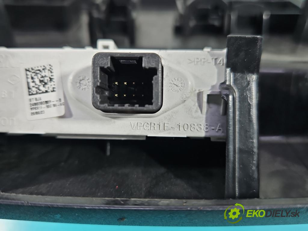 Renault Trafic III 2014 - 2.0 dci 150 HP manual 110 kW 1997 cm3 5- svetlo / reflektor interiéra 739486835R