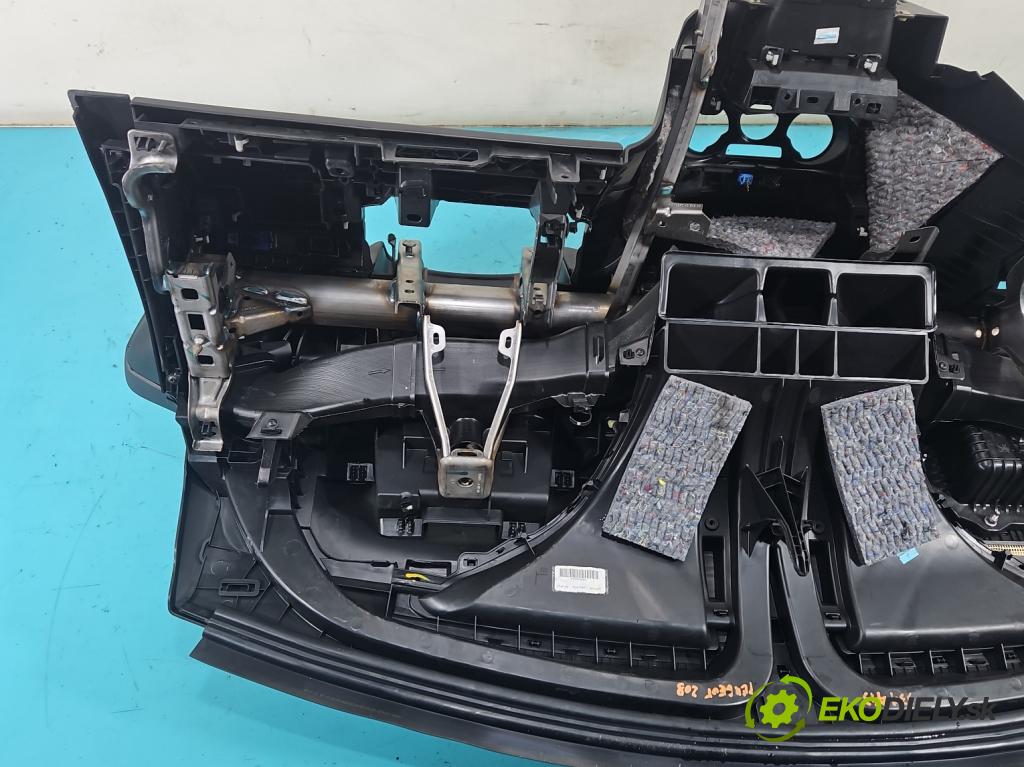 Peugeot 208 I 2012-2019 1.2 12V 82 hp manual 60 kW 1199 cm3 5- kokpit,přistrojova deska