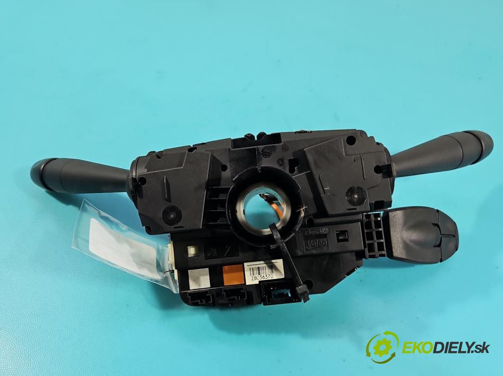 Peugeot 208 I 2012-2019 1.2 12V 82 HP manual 60 kW 1199 cm3 5- prepínač komplex: 98030394ZD (Prepínacie páčky pod volantom)