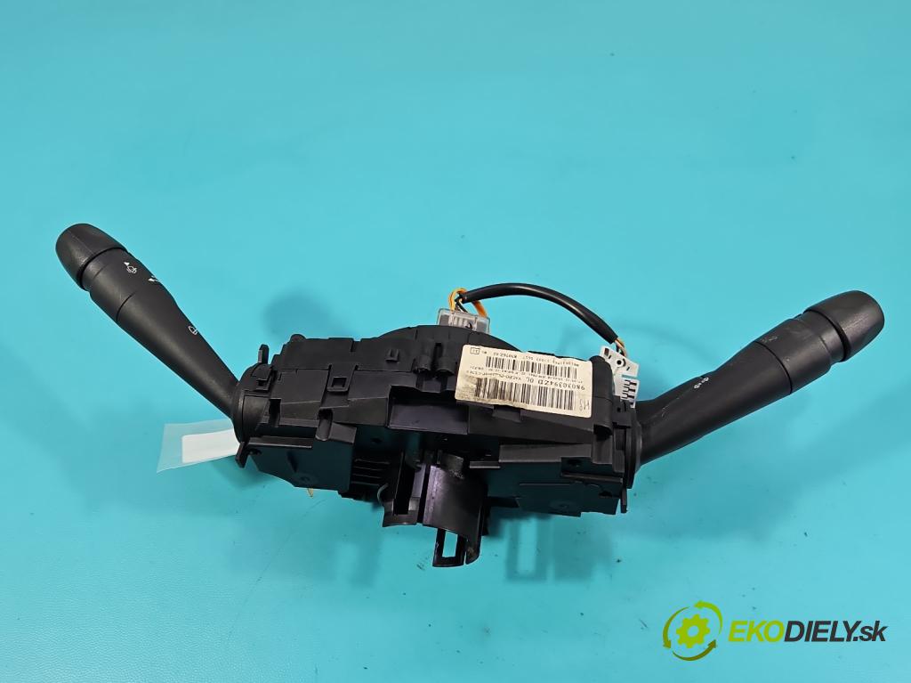 Peugeot 208 I 2012-2019 1.2 12V 82 HP manual 60 kW 1199 cm3 5- prepínač komplex: 98030394ZD (Prepínacie páčky pod volantom)