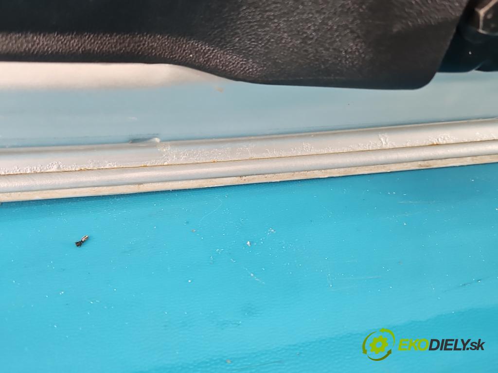 Peugeot 208 I 2012-2019 1.2 12V 82 hp manual 60 kW 1199 cm3 5- zadní kufrové dveře  (Zadní kapota (kufr))