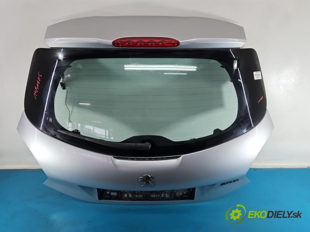 Peugeot 208 I 2012-2019 1.2 12V 82 hp manual 60 kW 1199 cm3 5- zadní kufrové dveře  (Zadní kapota (kufr))