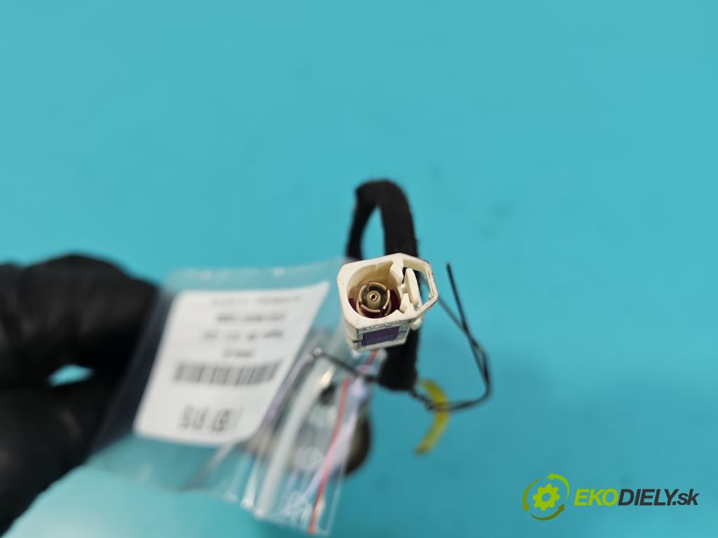 Peugeot 208 I 2012-2019 1.2 12V 82 HP manual 60 kW 1199 cm3 5- Antena 9674768980