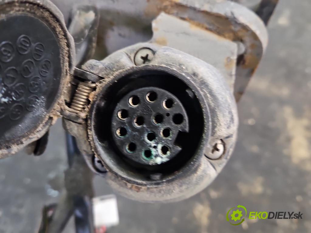 Opel Astra IV 2009-2015 1.6 16V 116 HP manual 85 kW 1598 cm3 5- Hák: vlečení:  (Ťažné zariadenie)